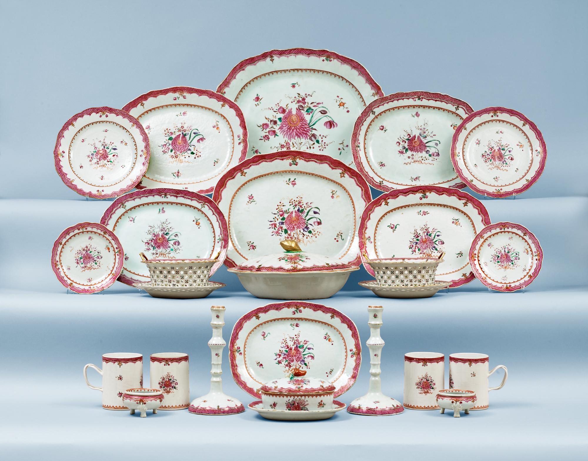SERVIS, 56 delar, kompaniporslin. Qing dynastin, Qianlong (1736-95).