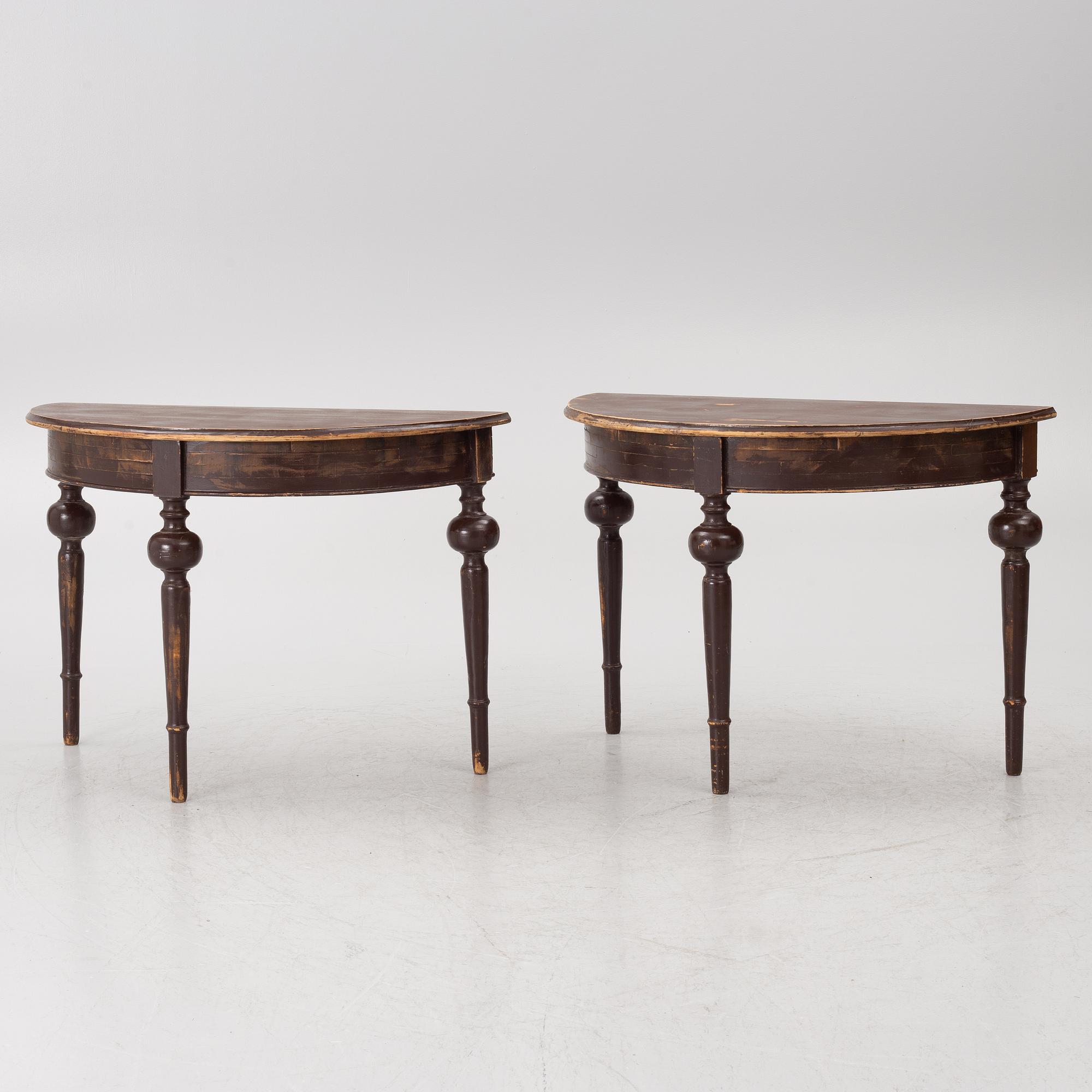 Månbord, ett par, 1800-talets andra hälft.