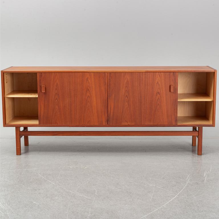NILS JONSSON, sideboard "Arild", Troeds.