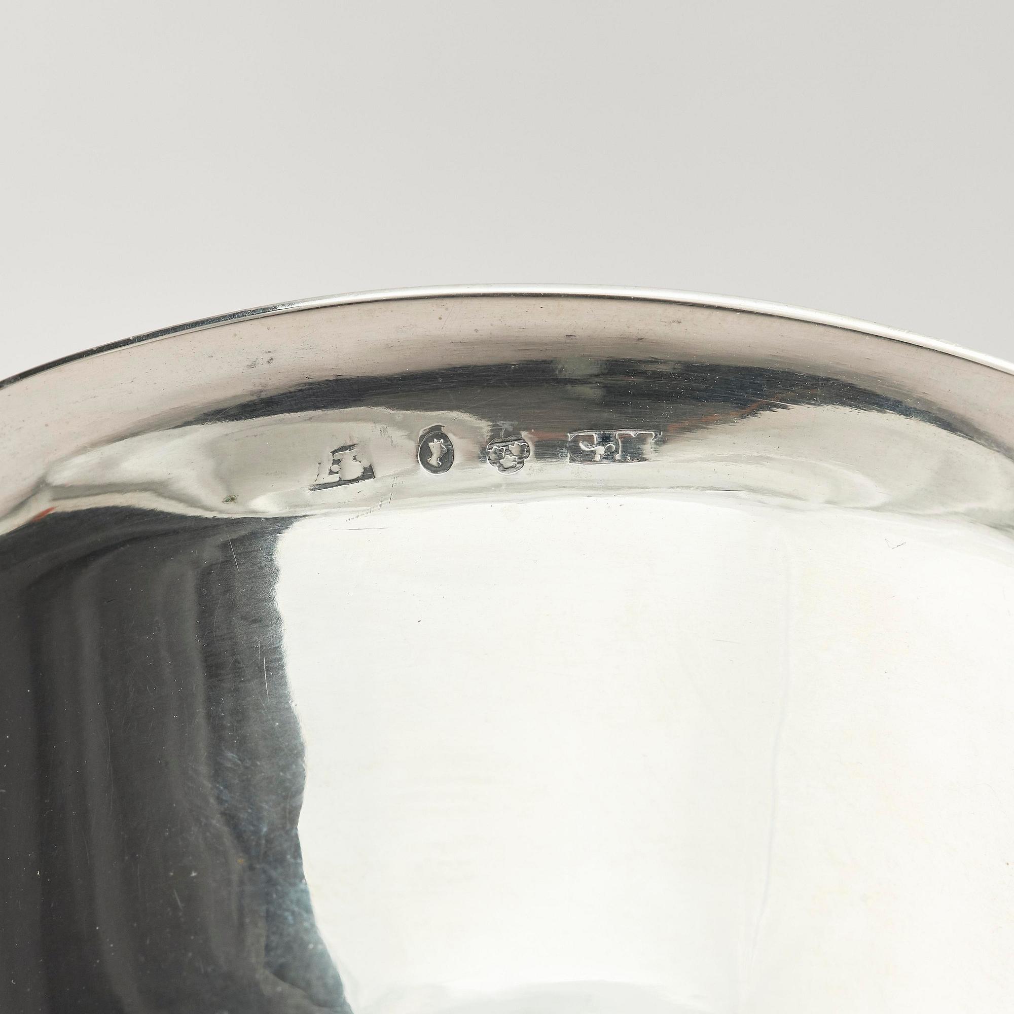 A pair of Swedish parcel-gilt silver dessert bowls with stand, mark of Gustaf Möllenborg, Stockholm 1830.