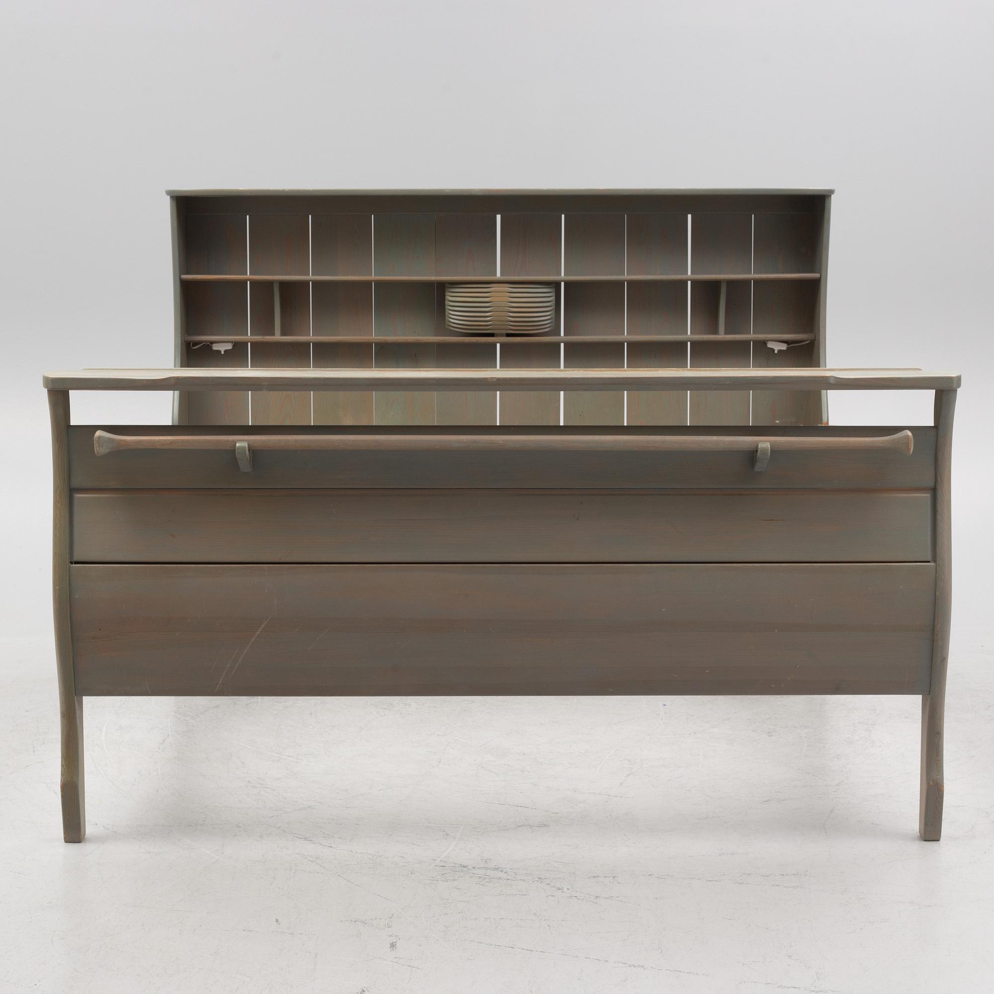 Carl Malmsten, a 'Fata Morsgris' bed.