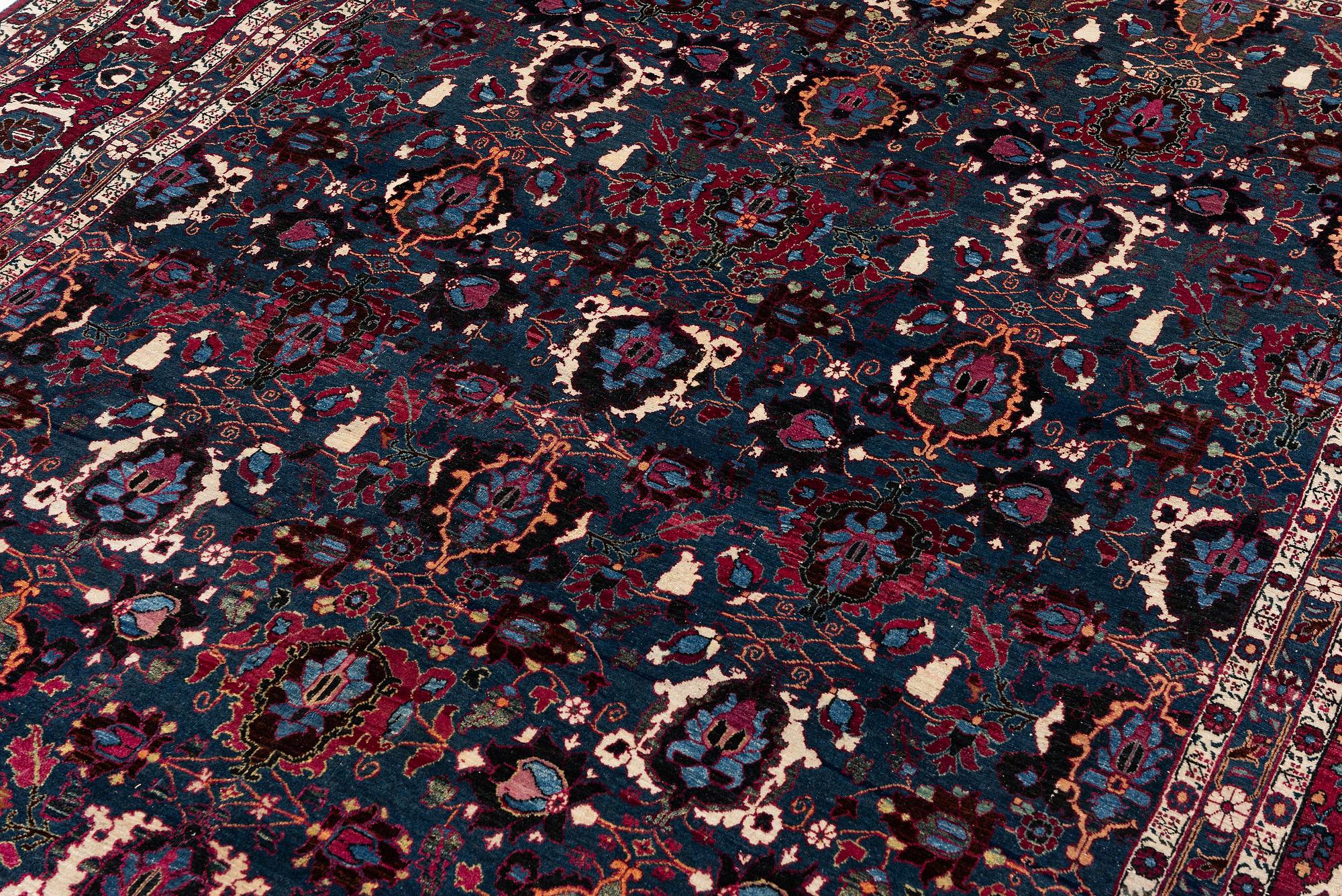 Matta, semiantik Teheran, norra Persien, ca 298 x 211 cm.