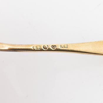 Gustaf Möllenborg, sex förgyllda saltkar med skedar i etui, Stockholm, 1898-1900.