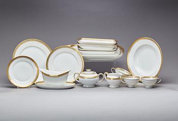 MATSERVIS, 81 delar, porslin, Rosenthal, vissa delar märkta "Helena" resp "Winnifred".