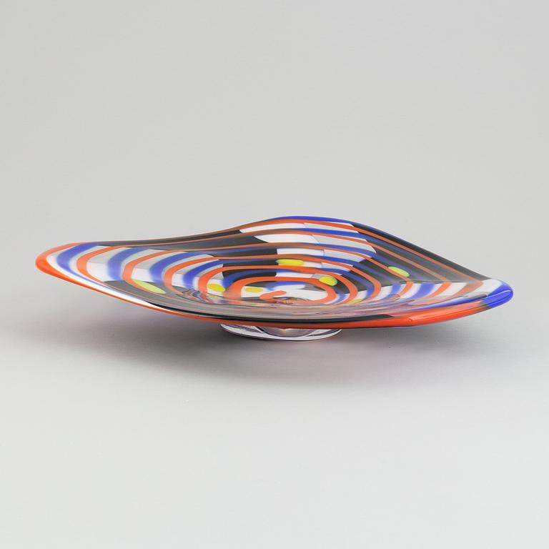 Erik Höglund, a glass dish, Strömbergshyttan, 1994.