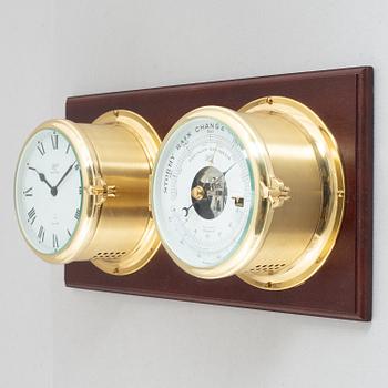 A barometer and a ship's clock, quartz, Shatz, second half of the 20th century.