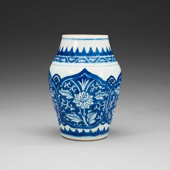 1715. A blue and white vase, Qing dynasty, Kangxi (1662-1722).