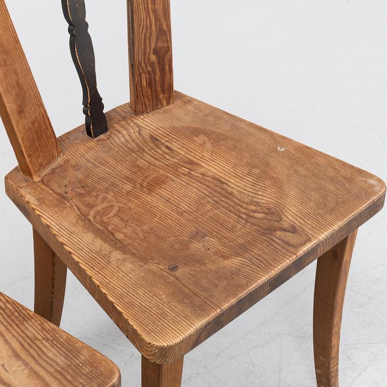 Åby möbelfabrik. Sportstugemöbel ”Åby”, a set of four pine chairs, first half of the 20th Century.