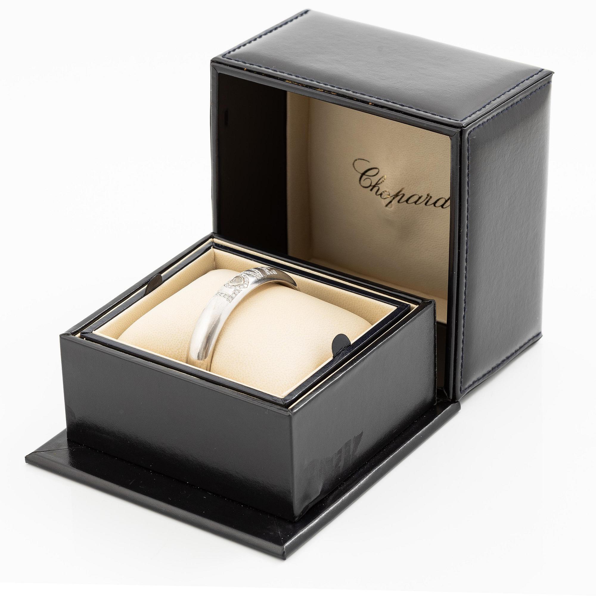 Chopard armband 18K vitguld med runda briljantslipade diamanter "Happy diamonds".
