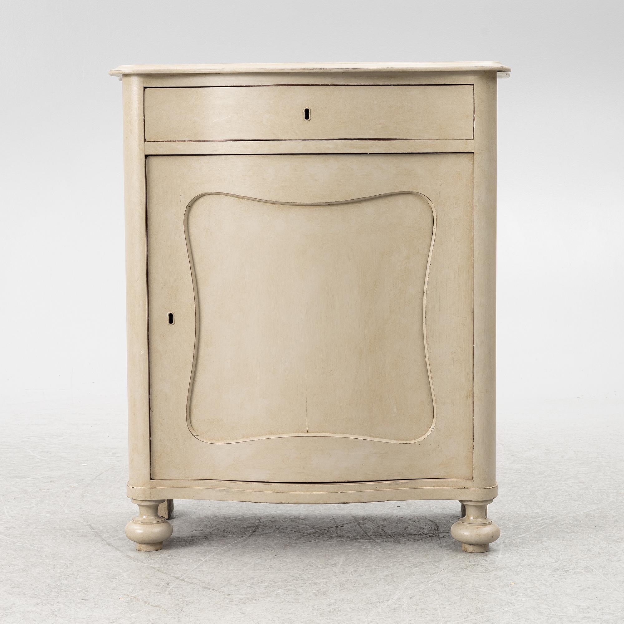 Cabinet, 20th century.