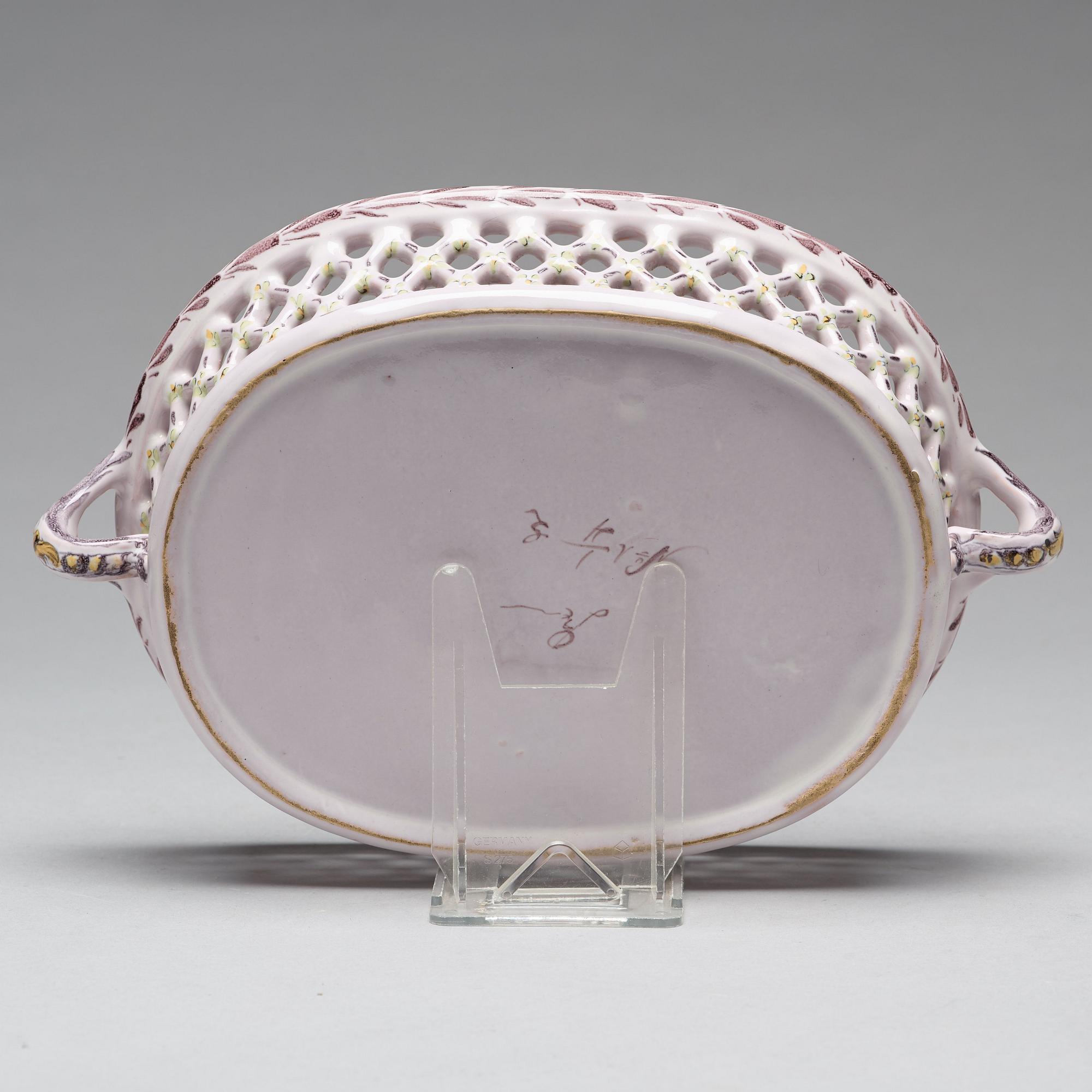 GALLERSKÅL med FAT, fajans. Rörstrand, 1700-tal.