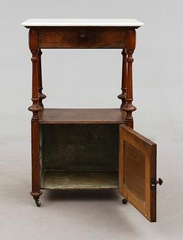 SÄNGBORD, 1800-talets andra hälft.