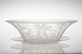 A Simon Gate engraved glass bowl with stand, Orrefors 1927.