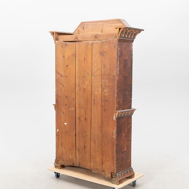 Kronskåp daterat 1802.