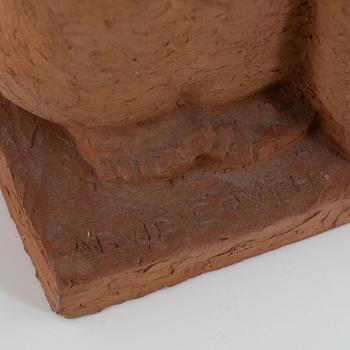 Arvid Bryth, Sittande kvinna.