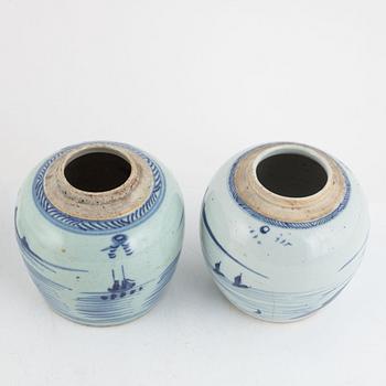 Two Chinese blue and white porcelain jars and a bowl, China, 18th/19th century.