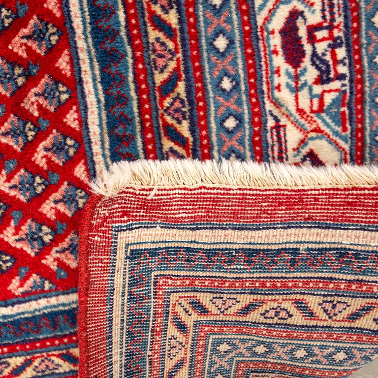 Carpet, Sarouk mir, approx. 335 x 212 cm.