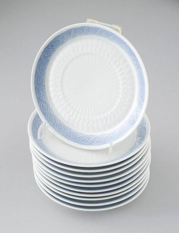 73 porcelian serving pieces, "Blå Vifte", Royal Copenhagen, from the second half of the 20th century.