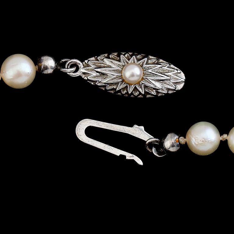 PÄRLCOLLIER, odlade sötvattenpärlor.