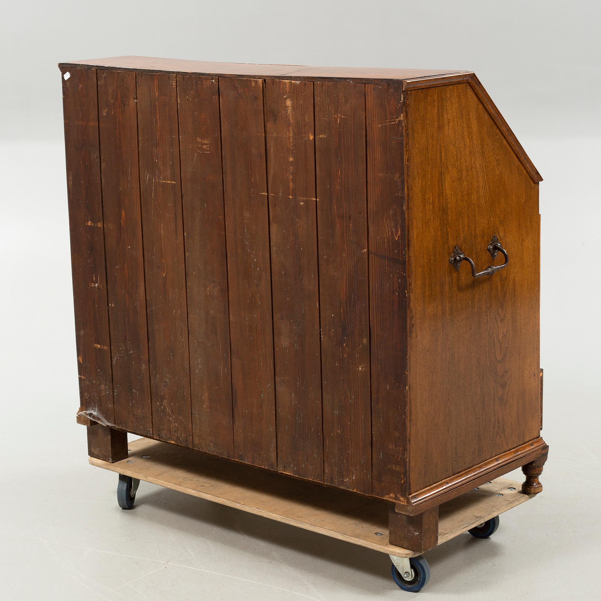 An 18th century writing desk.