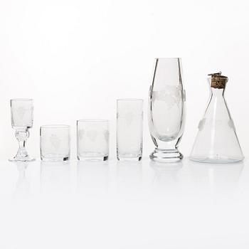 Reijmyre Glasbruk, Glass service, "Swedish old" (39 pieces).