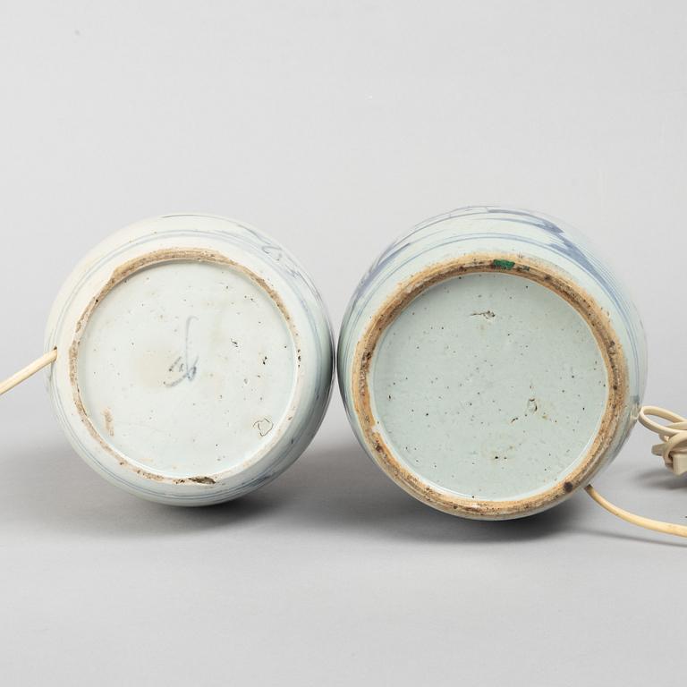 Two similar porcelain table lamps/ginger jars, China, Qing dynasty, 19th century.