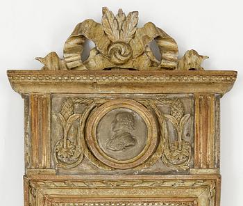 SPEGEL, sengustaviansk, omkring år 1800.