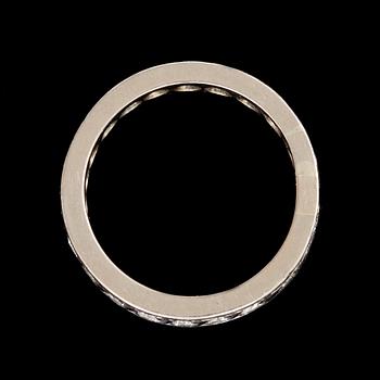 RING, 18k vitguld med briljantslipade diamanter, tot ca 0,40 ct. Malmö 1965. Vikt 4,6 g.