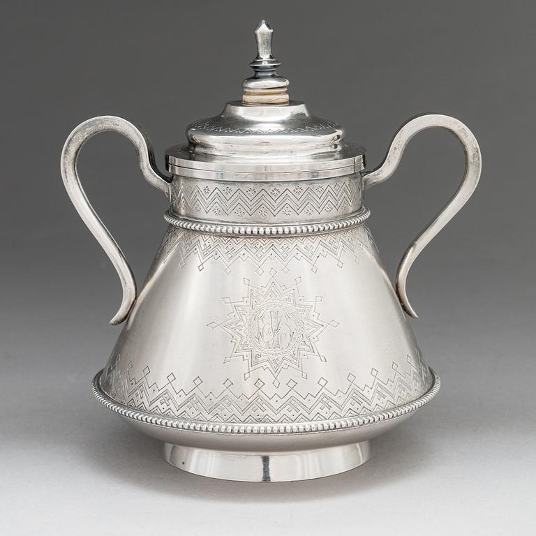 A Russian silver sugar bowl, maker's mark of Stefan Wäkevä, Saint Petersburg 1888.