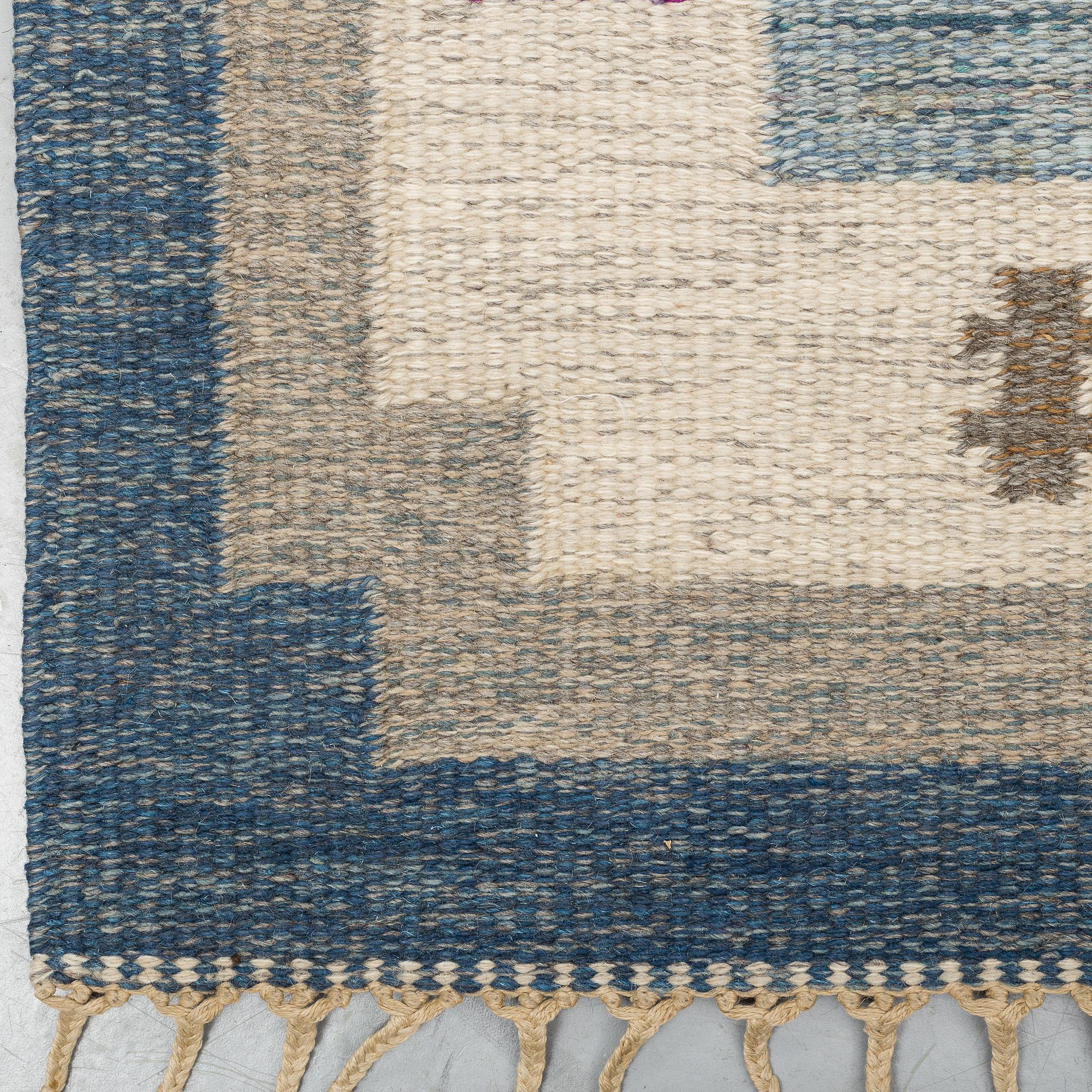 INGEGERD SILOW, carpet, flat weave,  signed IS (Ingegerd Silow), ca 242 x 169 cm.