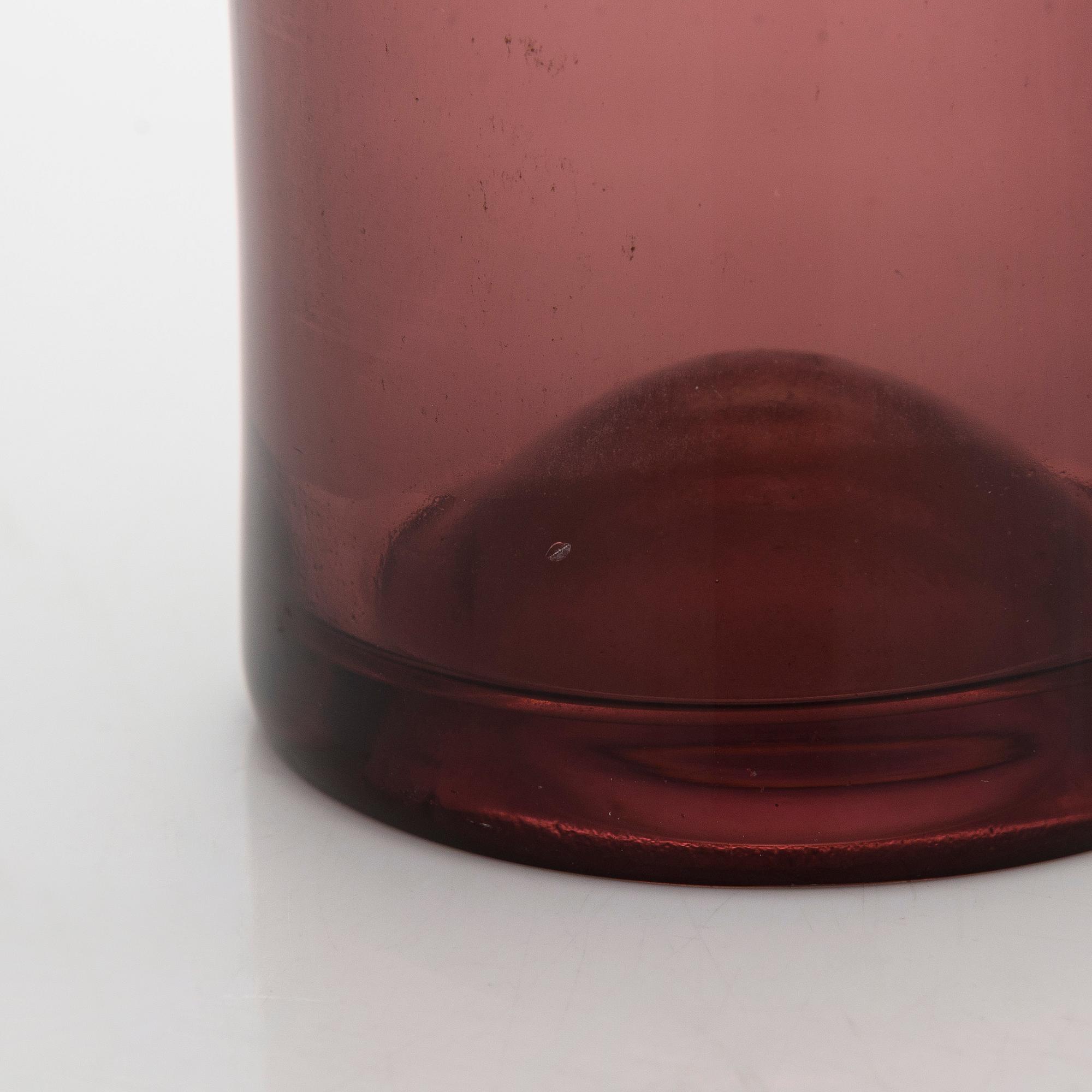 Nanny Still, a glass bottle signed Riihimäen Lasi O.Y Nanny Still.