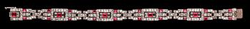ARMBAND, åttkant- och smaragdslipade diamanter, tot. ca 5.50 ct samt carréslipade rubiner, 1930-tal.