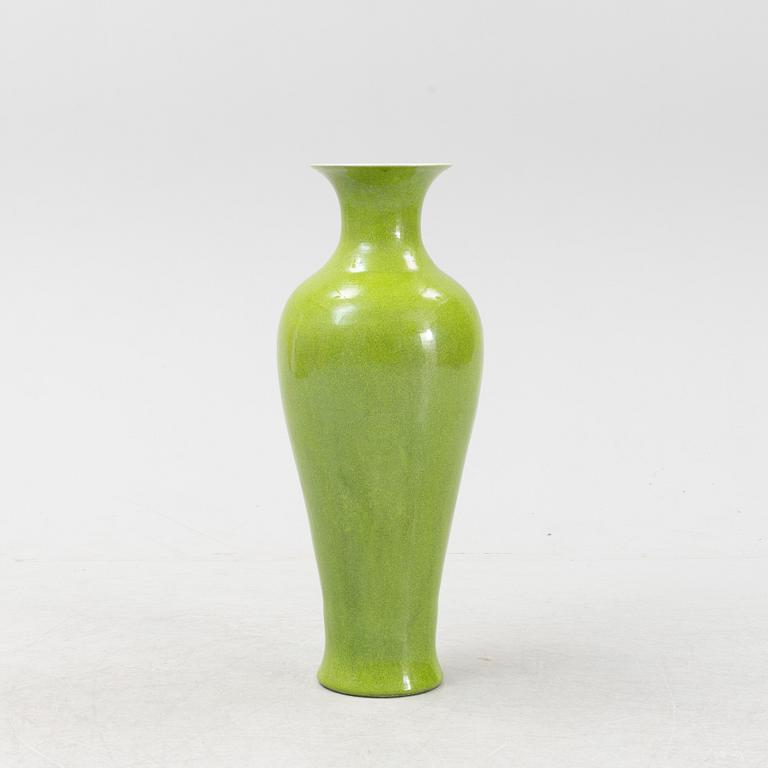 An applegreen Chinese floor urn, modern manufactory.