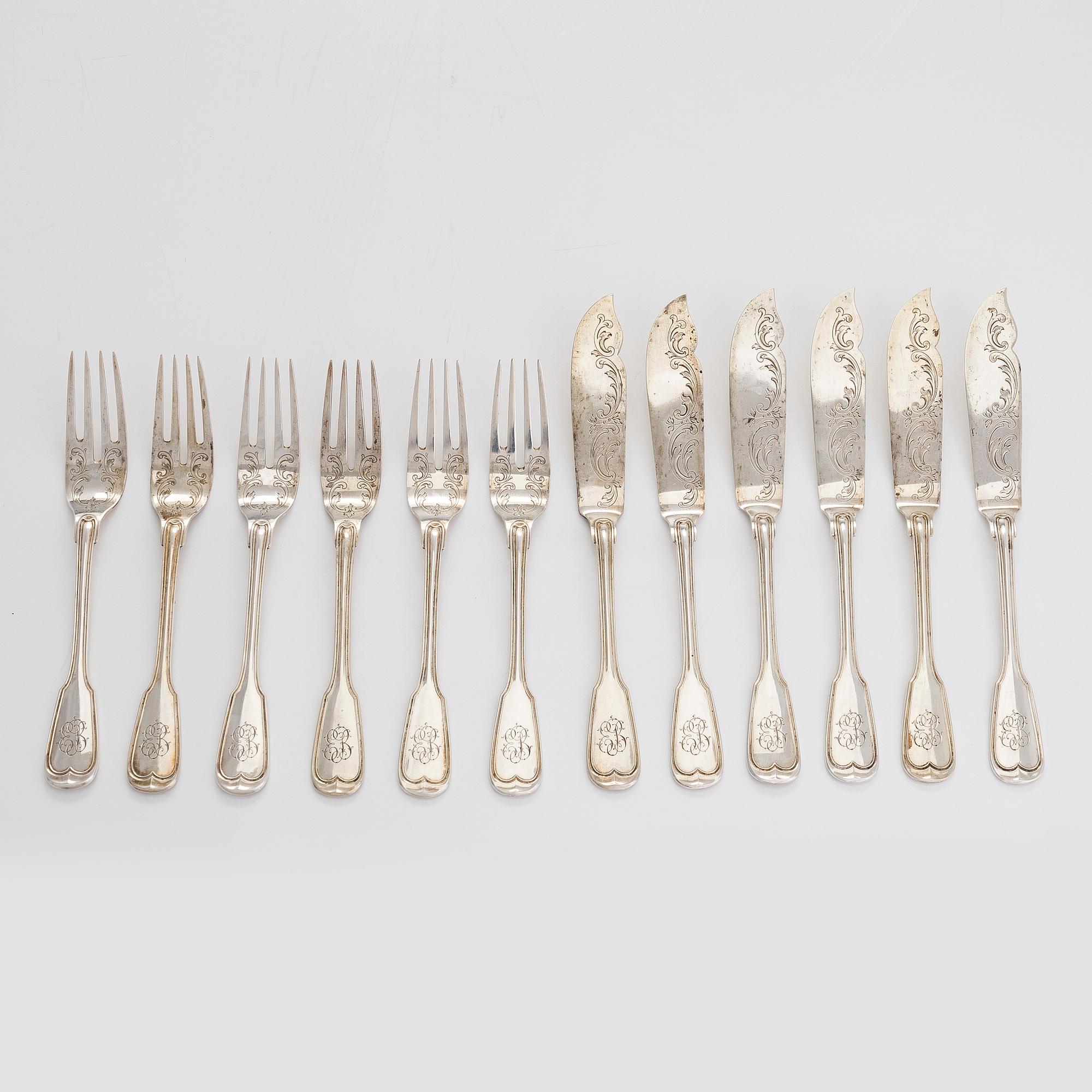 A 12-piece set of silver fish cutlery, Germany, around the turn of the 20th century.