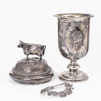 Pokal samt ett lock, silver, båda stämplade Johan Olof Östlund, Gävle 1876.