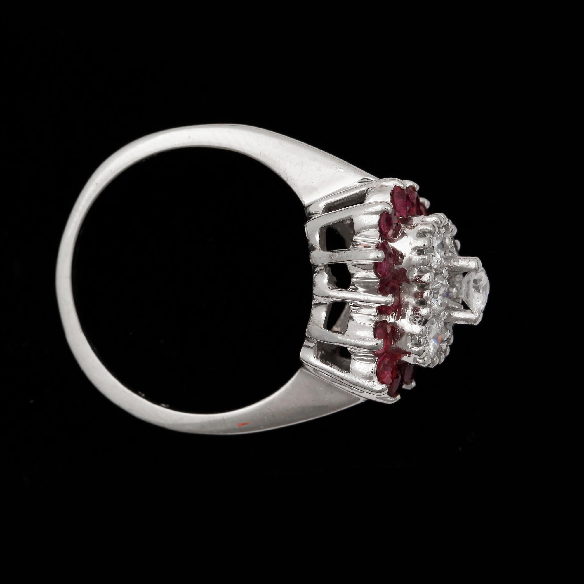 RING, 14k vitguld med rubiner och diamanter tot ca0,40ct. 2000-tal. Vikt 4,7g.