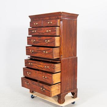 An English mahogany tallboy around 1800.