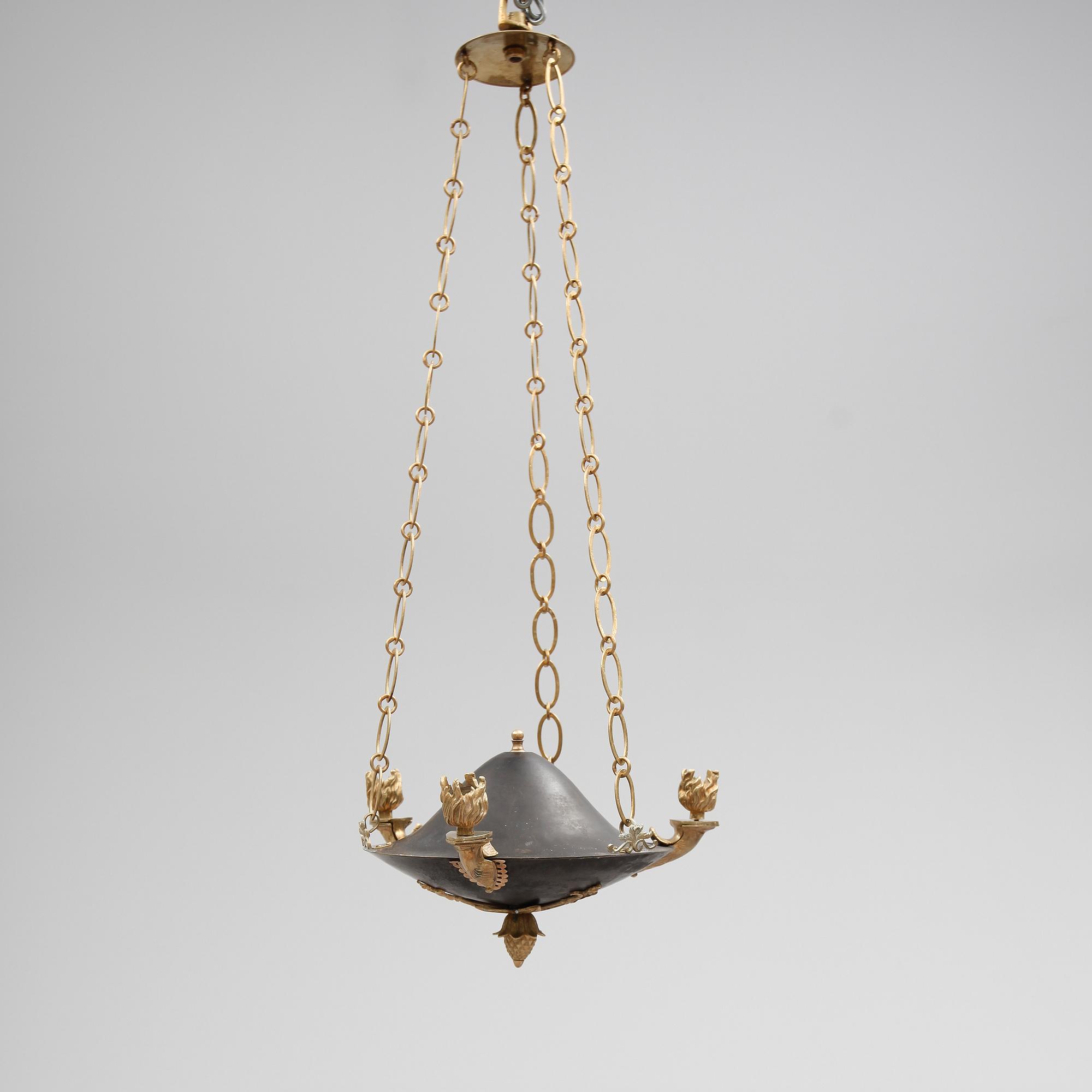 TAKAMPEL, empire, 1800-talets första hälft. Höjd ca 70 cm.