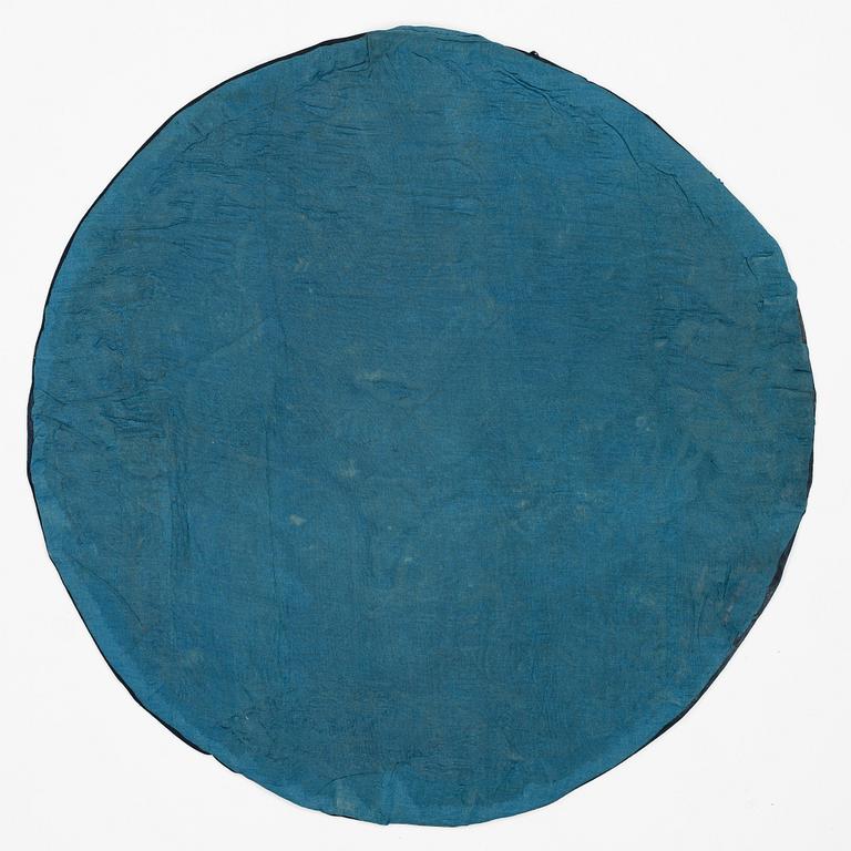 A 'five clawed dragon' roundel, Qing dynasty, Qianlong (1736-95).