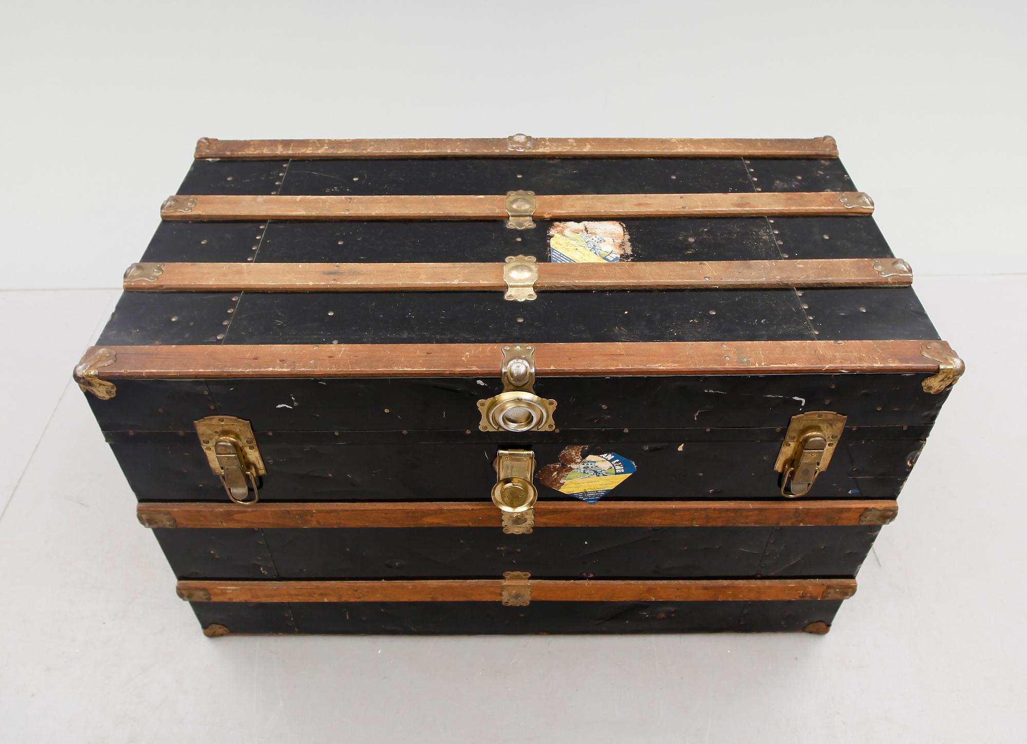 KOFFERT, 1900-talets första hälft.