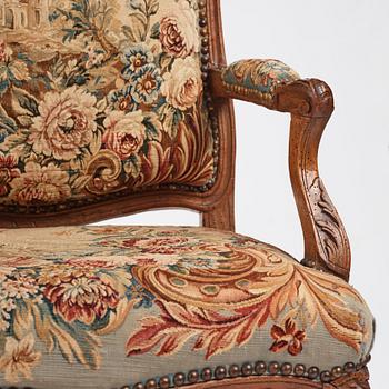Karmstolar, sex stycken, Frankrike 1700-talets mitt, Louis XV. (Soffa 1800-tal medföljer).