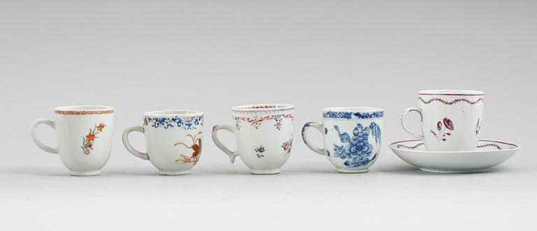 KOPPAR, 5 st, porslin, Kina, bl a Qianlong 1736-1795.