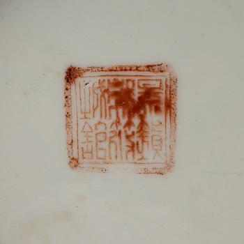 Penselvaser, 2 st, porslin, Kina, 1900-tal.