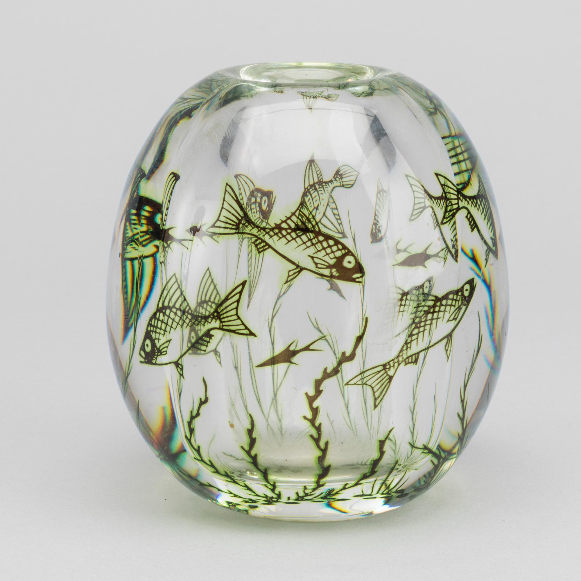 AN EDWARD HALD ORREFORS GLASS VASE, signed Orrefors Graal 393T Edvard Hald.