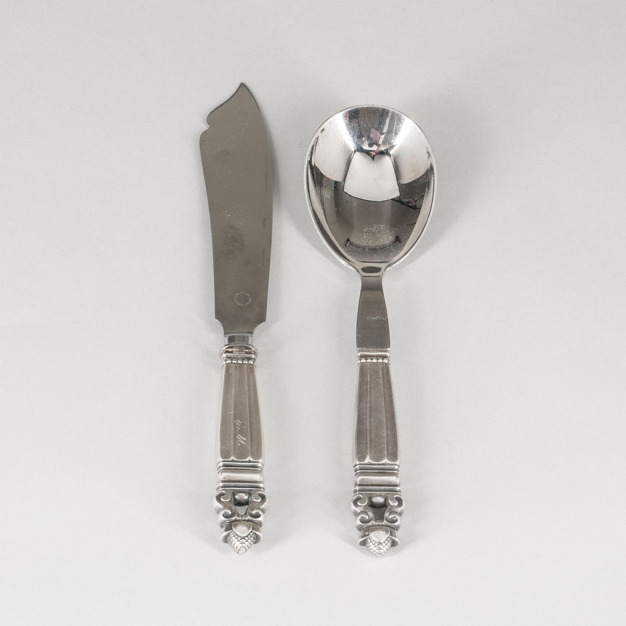 TÅRTKNIV samt SERVERINGSSKED, silver Georg Jensen, "Konge". Vikt tot. ca 220 gram.