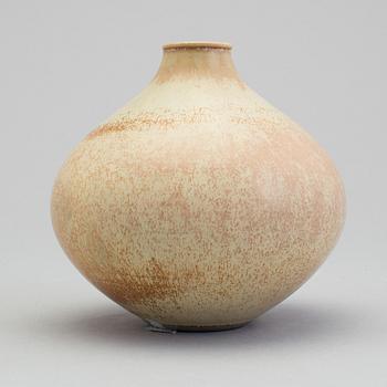 STIG LINDBERG, a stoneware vase, Gustavsberg 1950s.