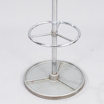 A mid 20th century 'JM-571' coat rack for Merivaara.