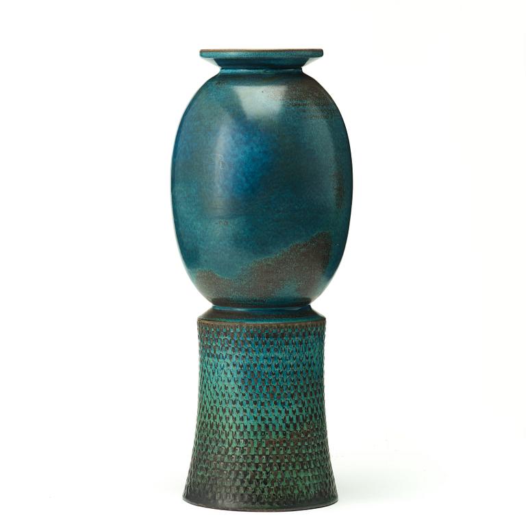 Stig Lindberg, A Stig Lindberg stoneware vase, Gustavsberg studio, Sweden 1964.