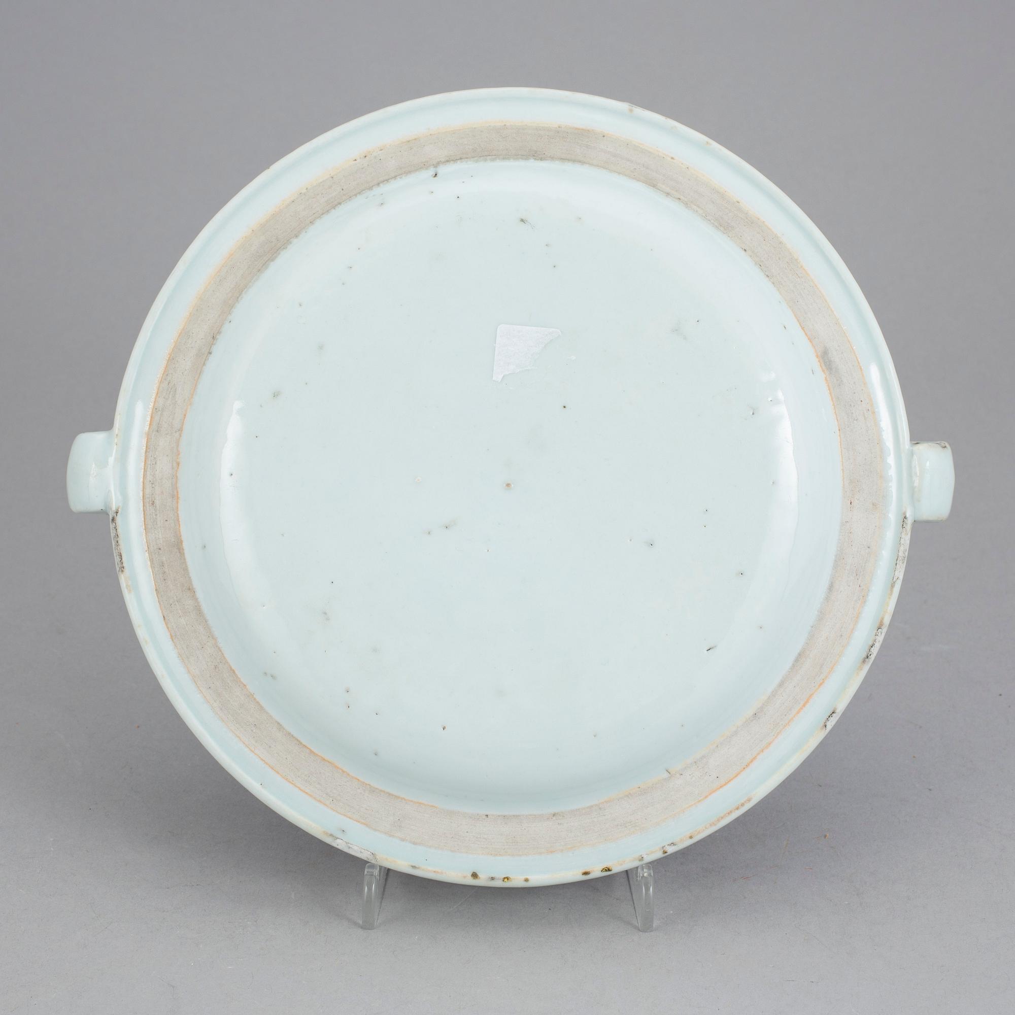 VÄRMEFAT, kompaniporslin. Kina, Qingdynastin, Qianlong 1736-95).