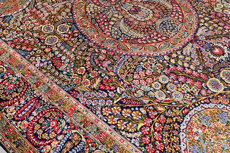 Matta, Kirman lavar, Millifleur, 393 x 300 cm.